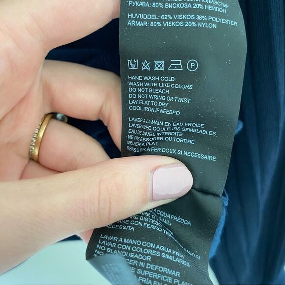 Club Monaco Navy Pleated‎ Long Sleeve Top - Picture 5 of 5